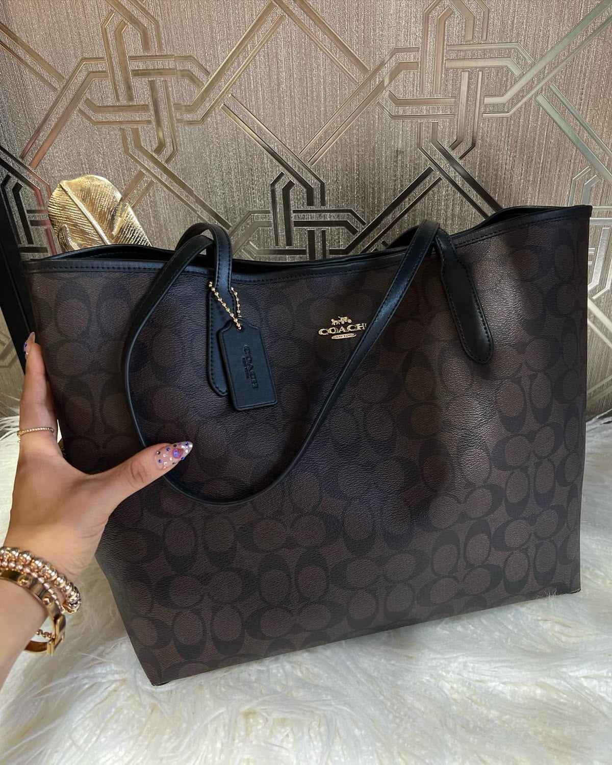 Coach Large Size Shoulder Bag