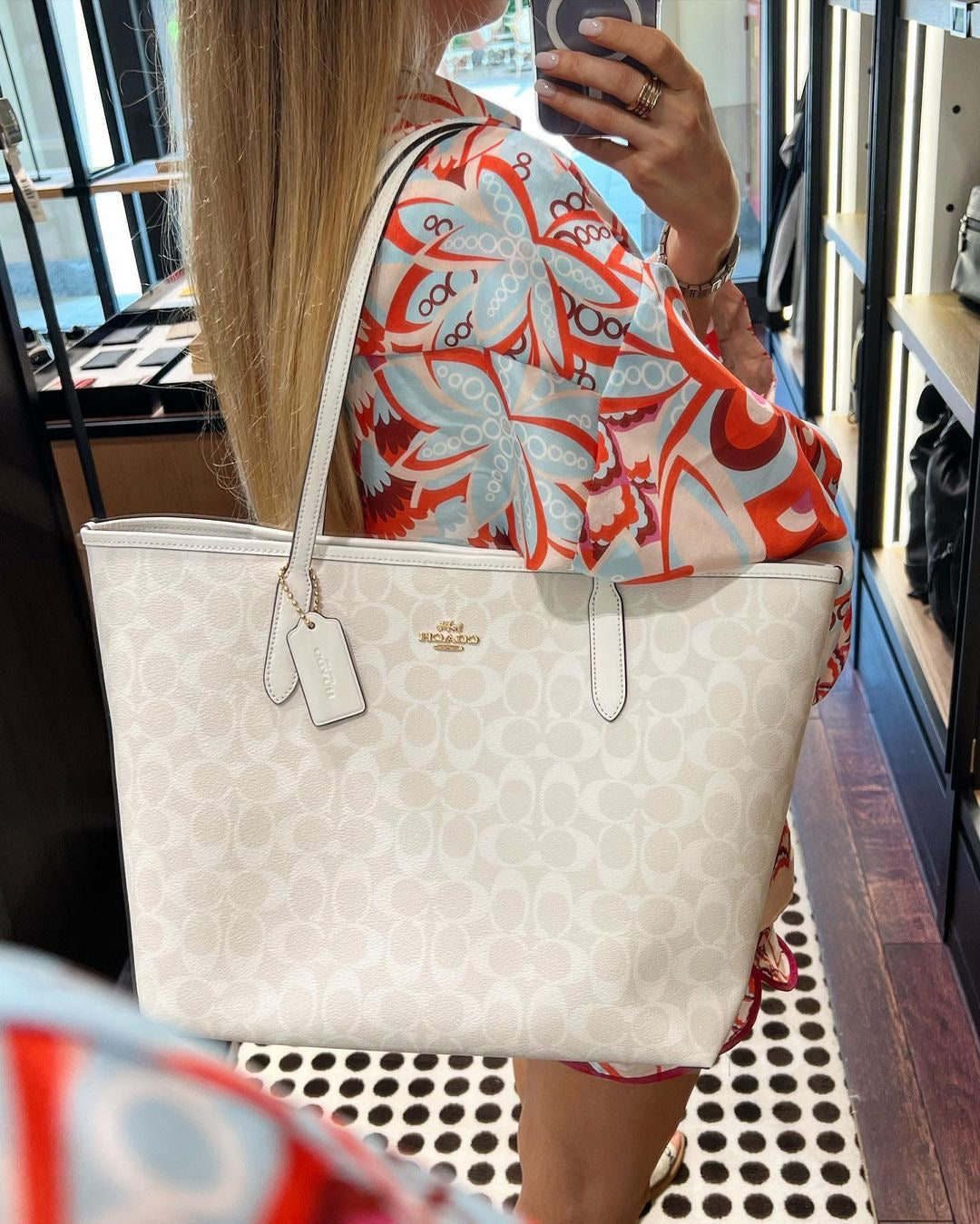 Coach Large Size Shoulder Bag