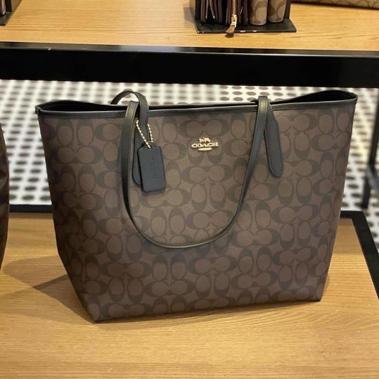 Coach Large Size Shoulder Bag